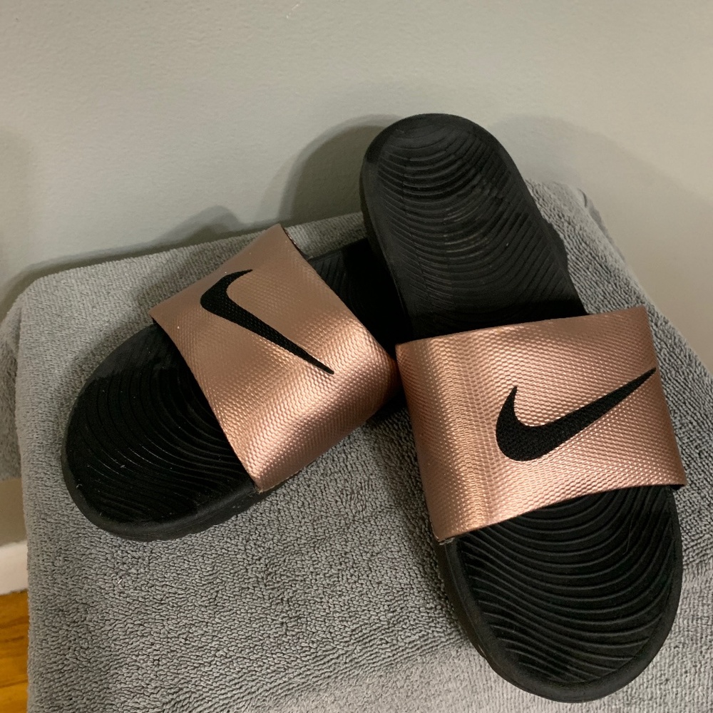 Nike Slides - Picture 1 of 1